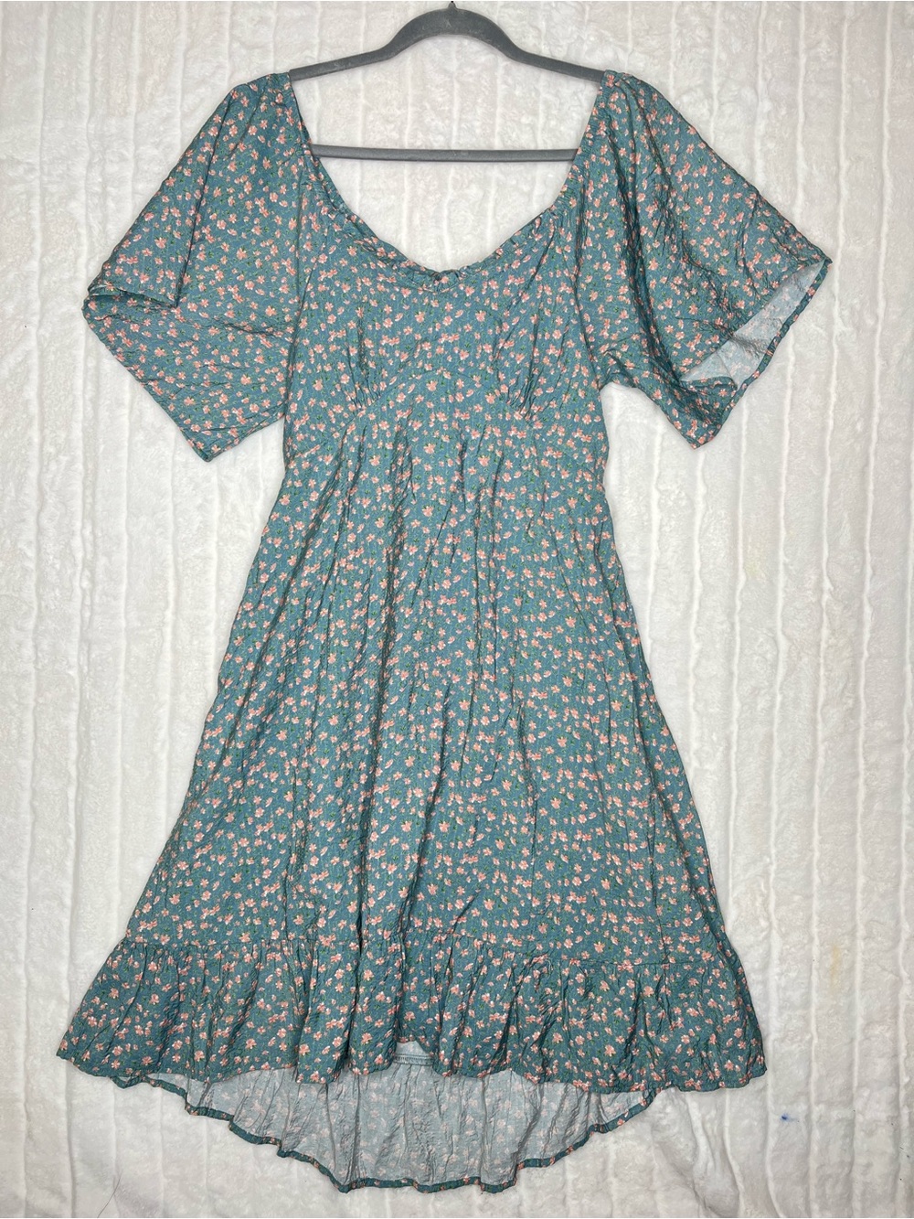 In Loom Green Ditsy Floral Flutter Sleeve Smocked Midi Dress Size L